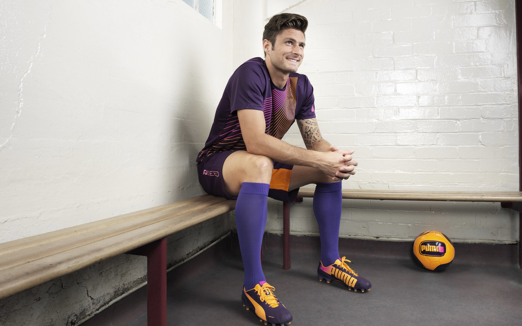 西甲皇家马德里主场3比0大胜加的斯，年轻球员轰动全场，皇家马德里对加的斯比分